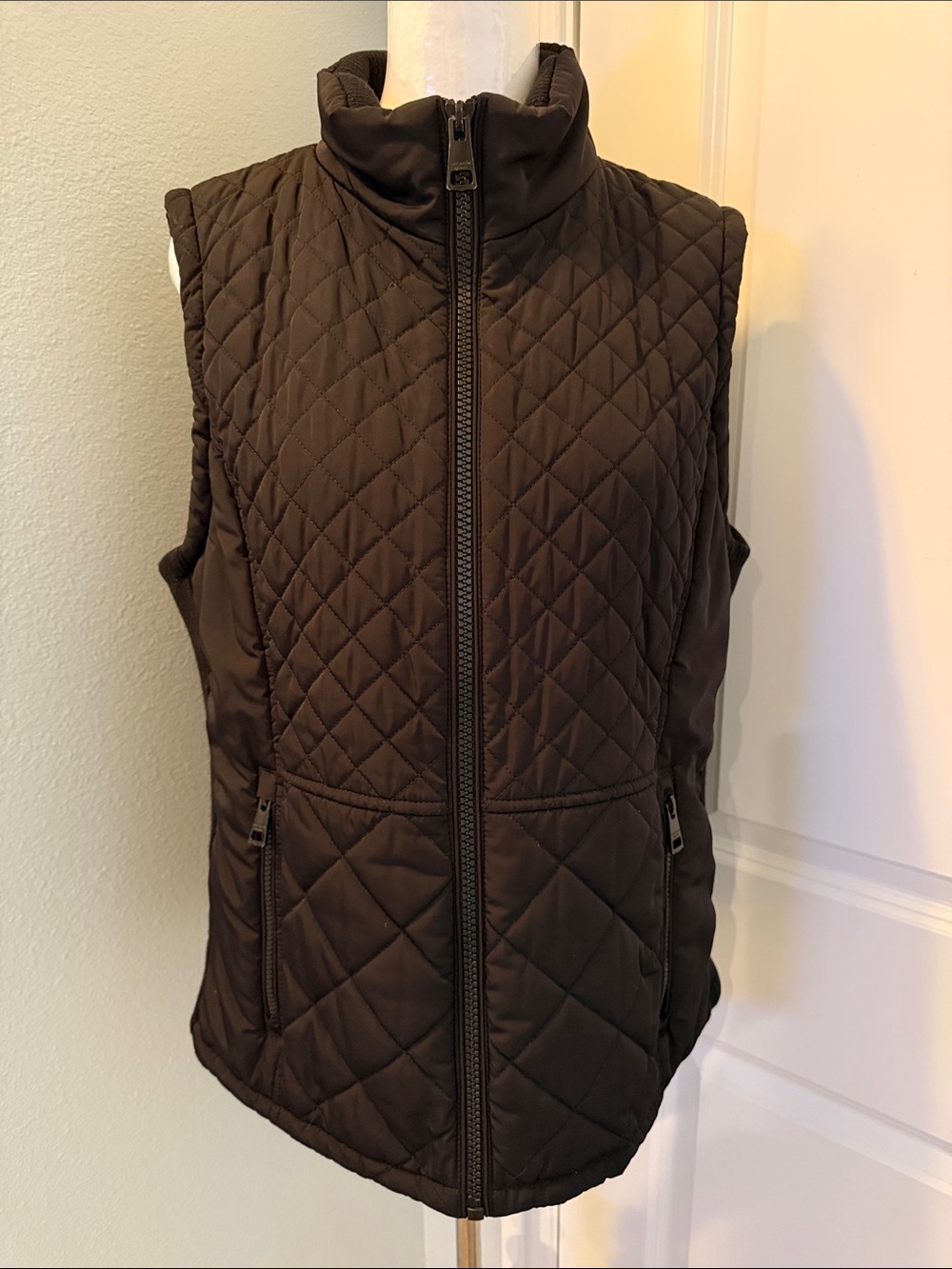 Andrew Marc Quilted Vest in Black